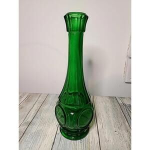Vintage wheaton emerald green coin bullseye glass vase. 9 in H. Vintage